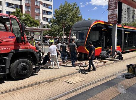 Kayseri'de feci kaza! Tramvayın çarptığı genç kurtarılamadı