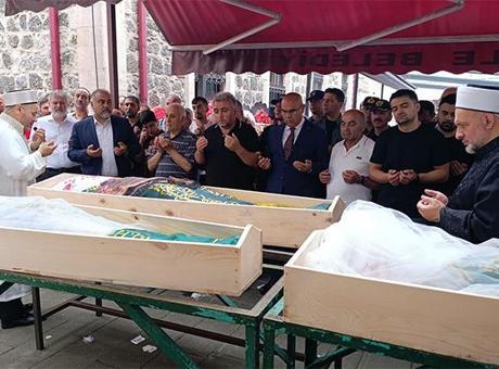 Giresun'da akıntıya kapılarak ölen anne ile iki kızının cenazeleri toprağa verildi