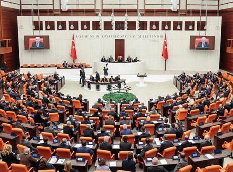 İstifalar sonrası TBMM'de sandalye dağılımı değişti