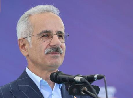 Bakan Uraloğlu: Trabzon Şehir İçi Raylı Ulaşım Sistemi Projesi'nin temeli eylülde atılacak