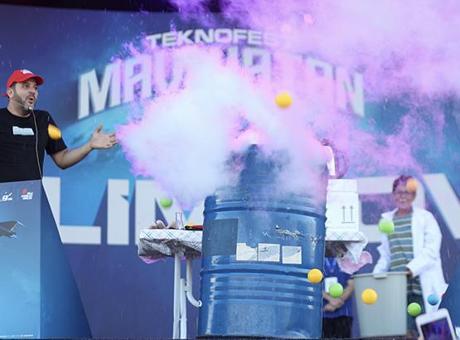 TEKNOFEST Mavi Vatan'da minik bilim insanları sahnede