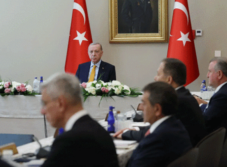 Son dakika... Kabine Toplantısı Ahlat’ta başladı! Cumhurbaşkanı Erdoğan başkanlık ediyor