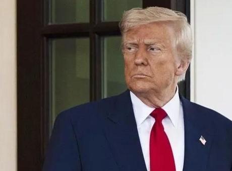 Trump'tan 'İran çökmekte olan bir ülkedir' açıklaması