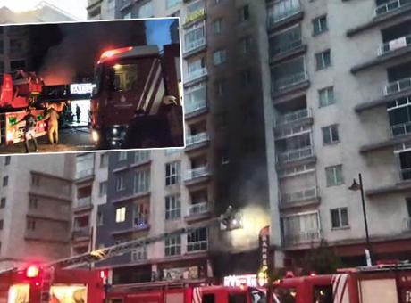 İstanbul'da kafede yangın! İş yeri küle döndü