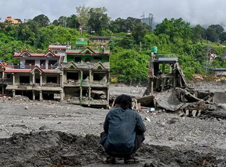 Sel felaketi Nepal'i yuttu! Can kaybı 900'ü aştı, 4 binden fazla kişiye ulaşılamıyor