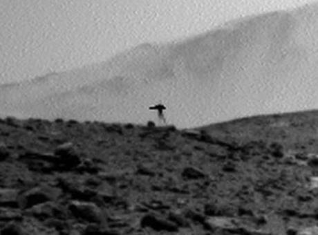 Mars'tan gelen görüntü kafaları karıştırdı! Kameraya takılan gizemli silüet: '13 saniye önce yoktu'