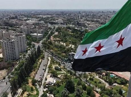 Suriye'nin Suveyda kentindeki silahlı gruplar güvenlik güçlerine saldırdı