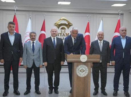 Bakan Ersoy Adıyaman'da: Kommagene’nin kadim kenti Perre’de çalışmalar sürüyor