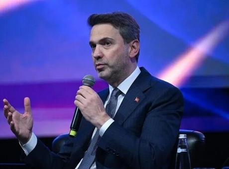 Bakan Bayraktar İstanbul İklim Finansmanı Zirvesi'nin açılışında konuştu
