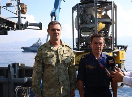 Girne açıklarında batan gemiye ilişkin arama kurtarma faaliyeti yürüten komutanlardan açıklama