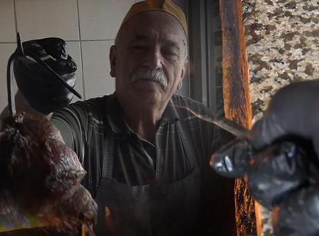 Dünyaya gönderdi, bir tek İzmir’e gönderemedi: Ona üzülüyorum