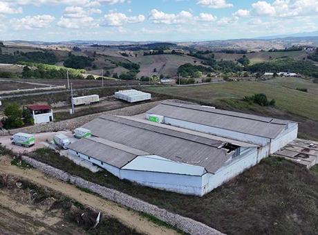 Koceli'de çürümeye bırakılan Ahbap deposundaki yardım malzemeleri görüntülendi