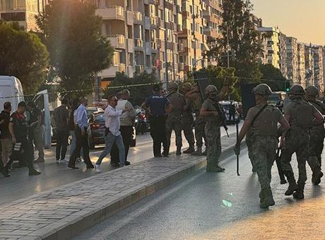 İzmir'de bankada rehin alma iddiası! Bölgeye ekipler sevk edildi