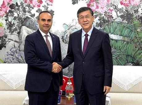 Bakan Kacır, Çinli mevkidaşı Yin Hejun ile bir araya geldi