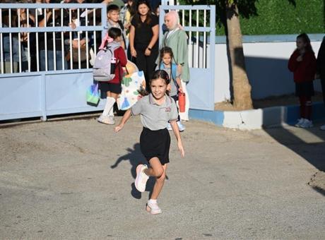 Okullarda ilk zil çaldı! 17 milyon öğrenci yeniden sınıflarda: Eğitimde yeni değişiklikler