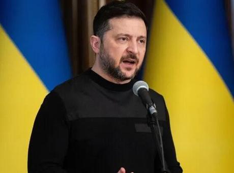 Ukrayna lideri Zelenski'den yaptırım yağmuru! 'Eski basın sözcüsü de var'