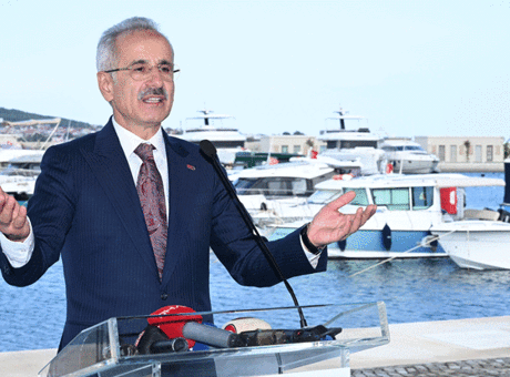 Bakan Uraloğlu: Denizcilik ödemelerinin yüzde 80’i artık internet üzerinden yapılabilecek