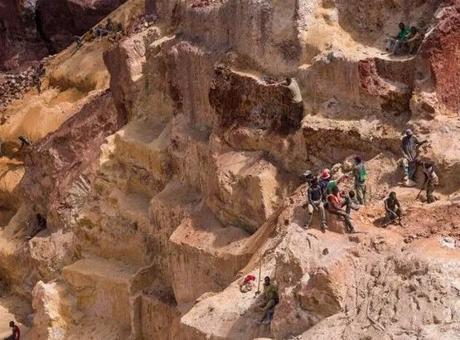 Sudan'da altın madeninde göçük! En az 60 kişi hayatını kaybetti