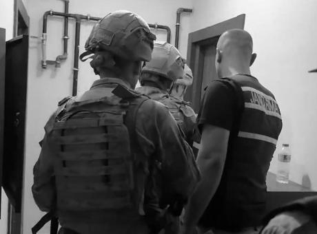 5 ilde organize suç operasyonu! Hesaplarda 9,1 milyar TL’lik hareketlilik: 53 şüpheli yakalandı